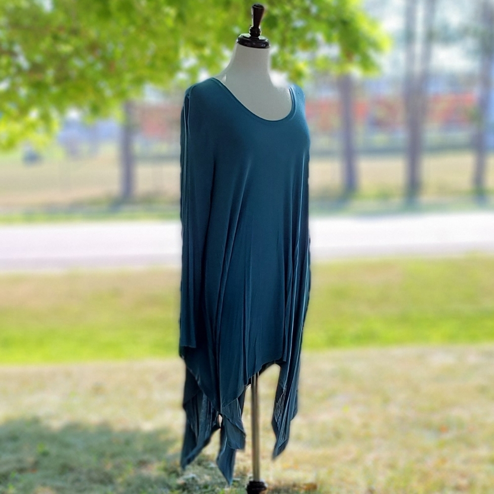 Ladies umgee handkerchief hemline dress